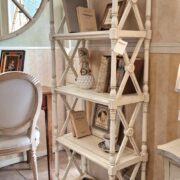 Libreria etagere stile inglese in legno di ciliegio, due cassetti laccata a mano. Arredamento classsico contemporaneo Siena e Firenze. (11)