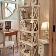 Libreria etagere stile inglese in legno di ciliegio, due cassetti laccata a mano. Arredamento classsico contemporaneo Siena e Firenze. (2)