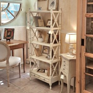 Libreria etagere stile inglese in legno di ciliegio, due cassetti laccata a mano. Arredamento classsico contemporaneo Siena e Firenze.