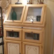 Dispensa credenza cassettiera in legno di tiglio laccata e decorata a mano con tiretto.Arredamento classico contemporaneo Siena e Firenze. (5)