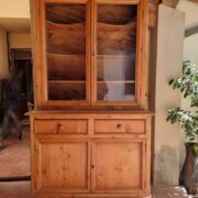 Vetrina Toscana metà '800 in legno di abete con ripiani sagomati. Mobili antichi Siena e Firenze (10)