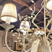 Lampadario in ferro laccato in bianco Toscano e Swarovsky. Arredamento classico contemporaneo Siena e Firenze (4)